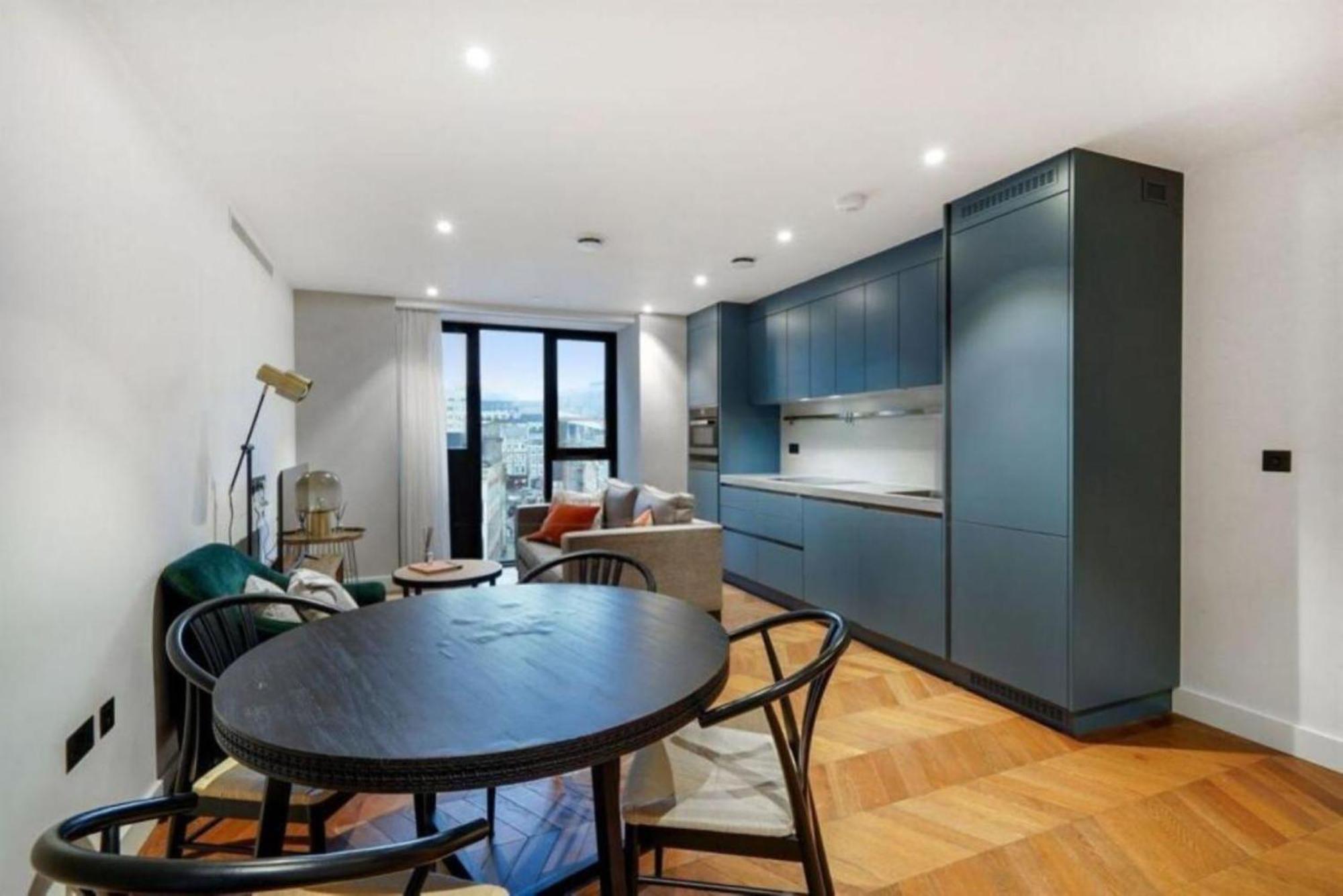 Modern Chic Leicester Square Covent Garden Sleeps 5 * Londra